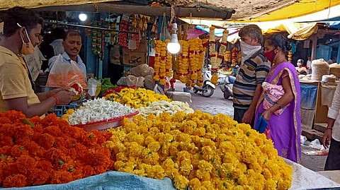 डिचोलीतील फुलांची दुकाने