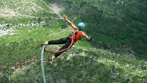 Bungee jumping