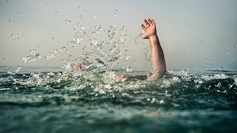  drown 