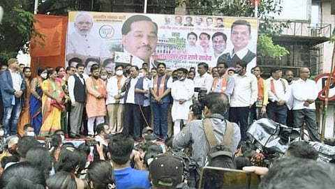 भाजपच्या जनअर्शिवाद यात्रेला मोठी गर्दी झाली, त्यामुळे आता मुंबई पोलिसांनी यावर विविध ठिकाणी 19 गुन्ह्यांची नोंद (Mumbai Police has registered 19 cases in various places) केली आहे. 