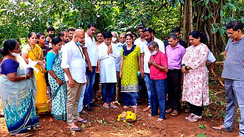 Deputy CM Babu Kavalekar during ground breaking ceremony for construction of platform for immersion of Lord Ganesha at Fatarpe (Goa)