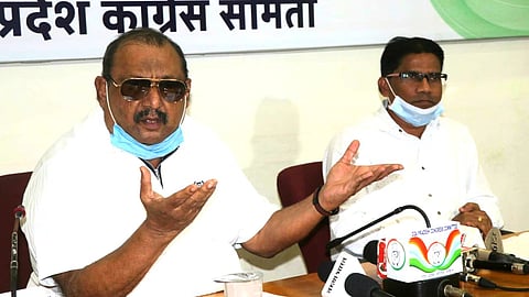 गोवा प्रदेश कॉँग्रेससचे प्रवक्ते ट्रॉजन डीमेलो व महादेव खांडेकर (Goa Politics)   