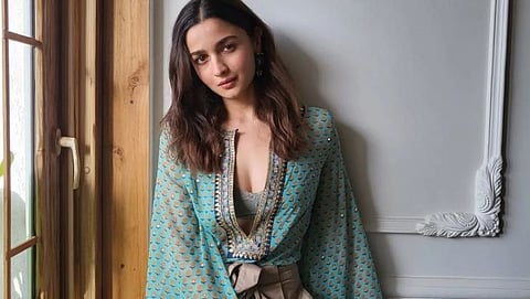 Alia Bhatt looking gorgeous & bride in red embroidered lehenga 