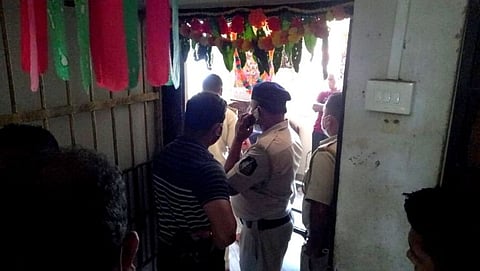 Ponda पोंडामध्ये खळबळजनक घटना घडली असून, याठिकाणी  दोघी बहीणींची धारधार शस्त्राने वार करून निर्घृण हत्या करण्यात आली आहे. 