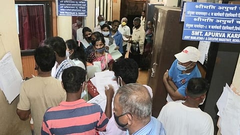 Covid Relief Scheme: डीचोली मामलेदार कार्यालयात प्रचंड गर्दी 