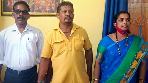Bicholim  रिक्त सरपंच पदासाठी अर्ज भरलेल्या संदीप सालेलकर आणि शंकर जल्मी यांना समान मते पडल्याने अखेर 'लॉटरी' पद्धतीचा अवलंब करण्यात आला. 