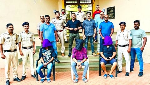 पोलिसांनी चोरट्याने पकडले 