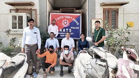 Police arrested two auto lifters carrying girlfriend to Goa 