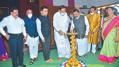 संत सोहिरोबानाथ आंबिये शासकीय महाविद्यालयाच्या संकुलाचे उपराष्ट्रपतींच्या हस्ते उद्‌घाटन