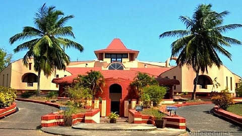 Goa University administration collapsed 