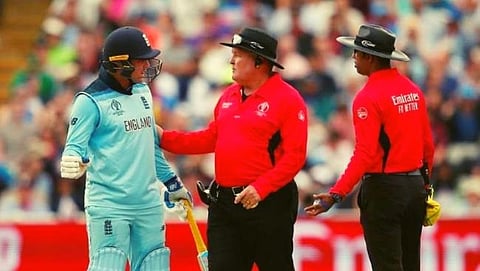Field umpire
