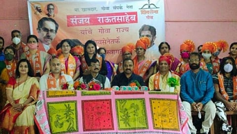 शिवसेनेचे (Shivsena) खासदार तथा गोव्याचे संपर्क नेते संजय राऊत यांनी उपासनगर सांकवाळ येथे शिवसेना कार्यकर्त्यांच्या सभेत उपस्थिती लावली.