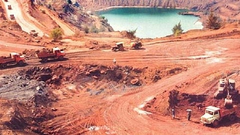 उगे-सांगे येथे खडीच्या खाणी (Rock mines) 1974 पासून आहेत.