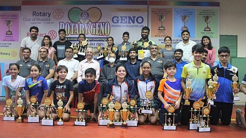 टेबल टेनिस (Table Tennis) स्पर्धेतील यशस्वी स्पर्धकांसमवेत मान्यवर