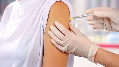 Vaccination ला नकार दिल्याने अमेरिकन नौदलाच्या कमांडरची हकालपट्टी 