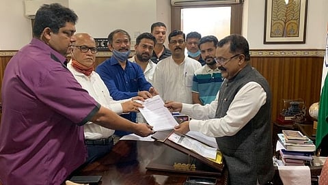 Goa Congress leaders visit governor P.S. Sreedharan Pillai for government job scam 