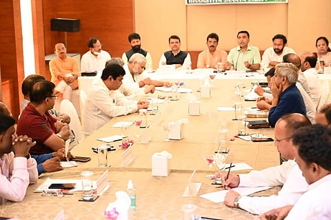 निवडणूक व्यवस्थापन  समितीच्या बैठकीत बोलताना मुख्यमंत्री डॉ. प्रमोद सावंत. सोबत भाजपाचे गोवा प्रभारी देवेंद्र फडवणीस, केंद्रीय मंत्री जी किशन रेड्डी, श्रीपाद नाईक, प्रदेशाध्यक्ष सदानंद शेट तानावडे व इतर मान्यवर 