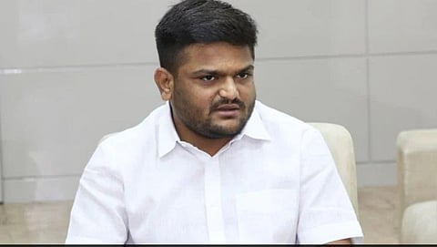 gujarat news aap gujarat chief invites congress leader hardik patel to join party
