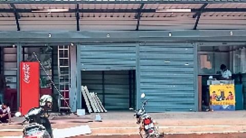 Relocation of shops in Bicholim