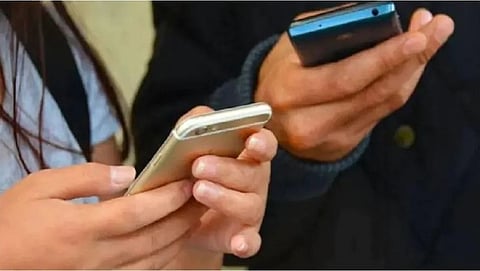 He gave his girlfriend a smartphone as a gift, then killed his girlfriend