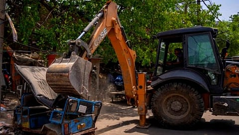 Bulldozers will now run in Shaheen Bagh in Delhi 