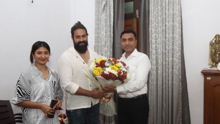 Yash meets Pramod Sawant 