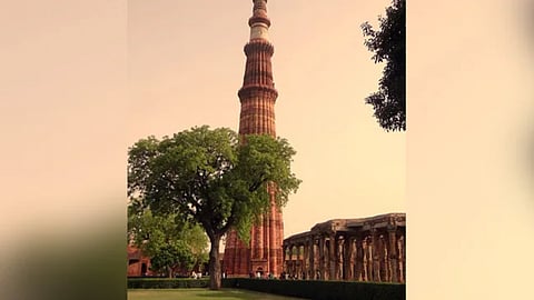 Qutub Minar 