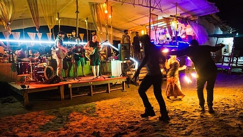 BEACH PARTY