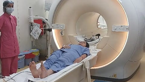 MRI photo of MP Navneet Rana goes viral; Notice to Lilavati Hospital from BMC 