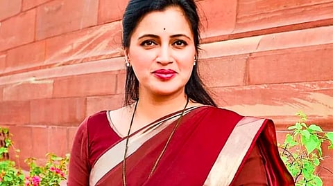navneet rana lodged fir after getting threat to be killed over phone delhi police registers case against death threat to mp from amravati  in maharashtra