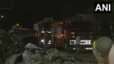 Building collapses in Bandra 