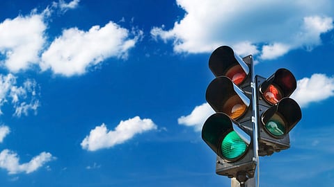 Traffic signal 