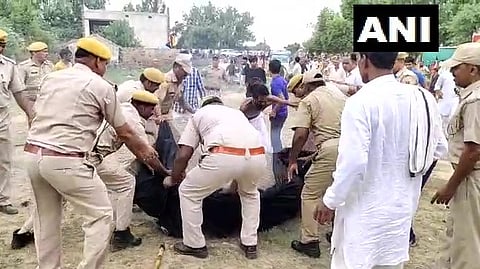 Sadhu Vijay Das  who set himself on fire against mining burns to death in Rajasthan