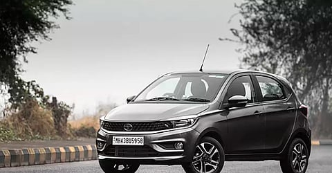Tata Motors: टाटा टियागो XT Rhythm बाजारात; किंमत, फिचर्स जाणून घ्या 
