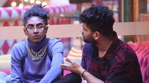 MC stan
Shiv Thakare