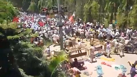 Protest at Yediyurappa House 