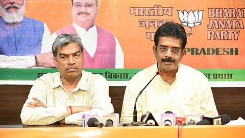 Damodar Naik And SADANAND SHET TANAVADE