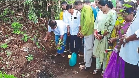 नगराध्यक्ष दामोदर शिरोडकर