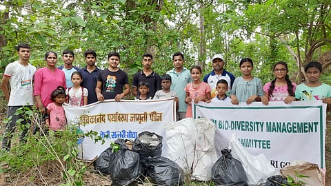 Garbage collection on the banks of the Valvanti River