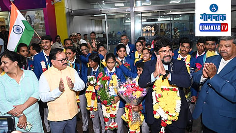(Goan Players welcomes at Dabolim Airport)
