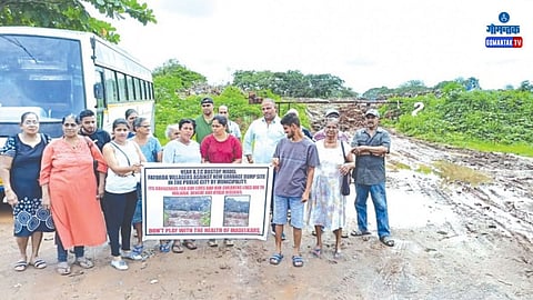 protest over dumping of garbage 