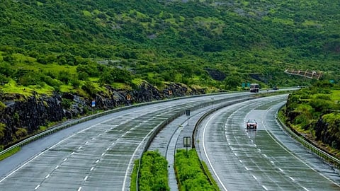 मुंबई गोवा महामार्गावरुन प्रवास करणाऱ्यांसाठी महत्वाची बातमी, 3 दिवस रोज 4 तास महामार्ग राहणार बंद