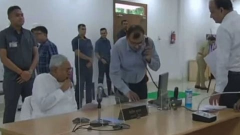 "Call Home Minister" Nitish Kumar forgets He Is Home Minister Of Bihar. 