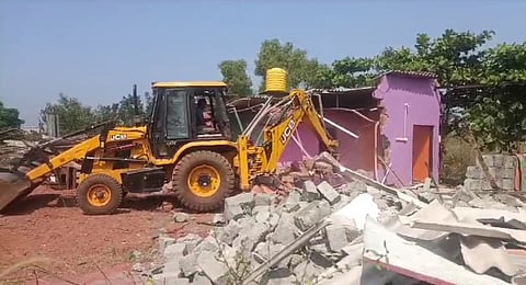 Sancoale Comunidade Demolition