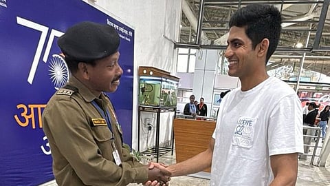 Shubman Gill And Father Of Robin Minz