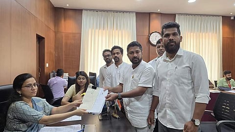 RG's Manoj Parab Files Nomination