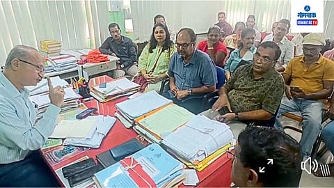Electricity Issue At Curtorim: मोडलेले वीज खांब बदलले, नागरिकांनी घेतली खात्याच्या अधीक्षक अभियंत्यांची भेट