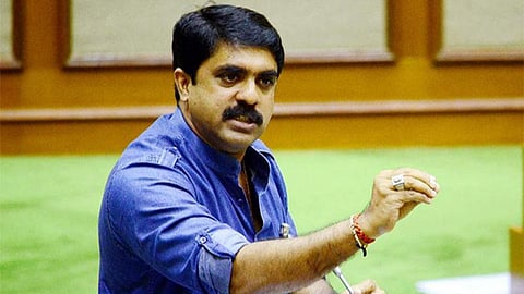 Goa Politics: गोवा क्रूझ पर्यटन केंद्र बनेल, पण राज्यातील कोळशाचं काय? सोनोवाल यांच्या वक्तव्यावर सरदेसाईंचा सवाल