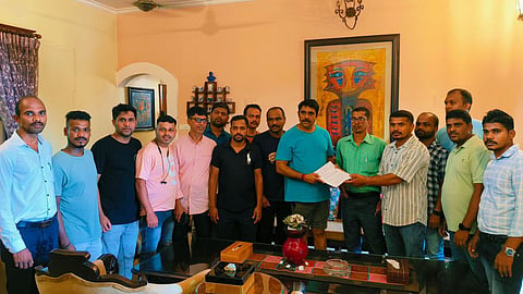 सिप्ला कंपनीच्या एचआरकडून इस्मा कायद्यांतर्गत छळवणूक; कर्मचाऱ्यांनी घेतली आमदार सरदेसाईंची भेट