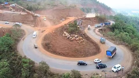 Mumbai Goa Highway: मुंबई गोवा महामार्गाच्या दोन ठेकेदाराविरोधात सदोष मनुष्यवधाचा गुन्हा, एका अधिकाऱ्यास अटक